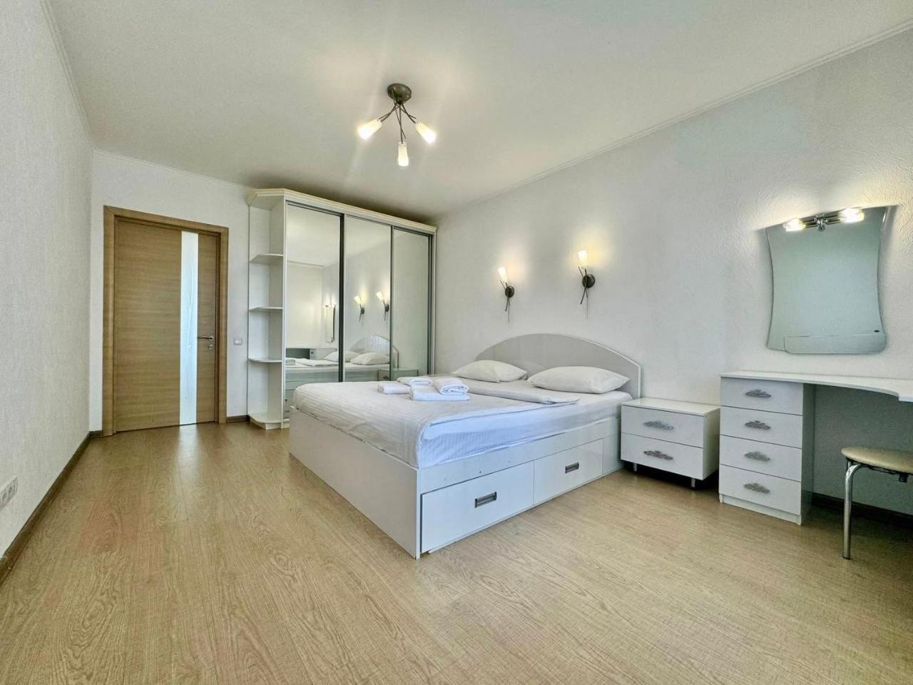 Apartpoltava Стильні Білосніжні Апартаменти, 2-Окремі Кімнати , Документи Для Відрядження , Банківський Чек Kültér fotó